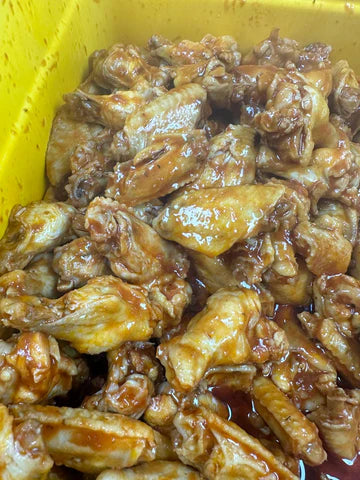 J) Alitas de Pollo Salsa/Chicken Wings Sauce