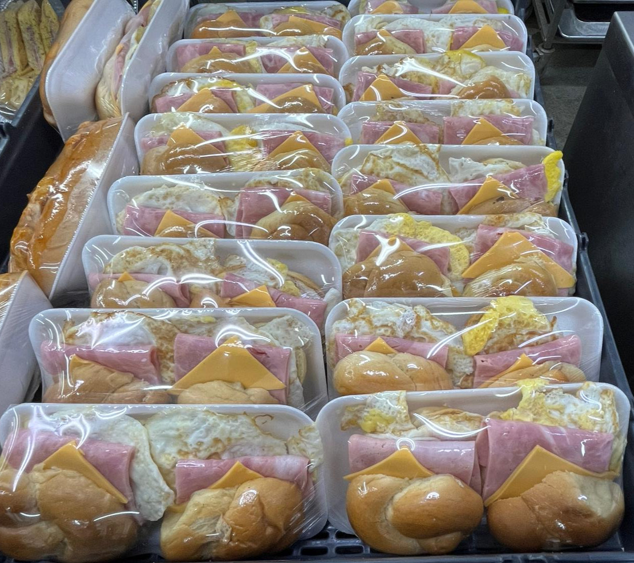 Sandwich: Twist de huevo frito y jamón x1 / Fried egg and ham twist x1