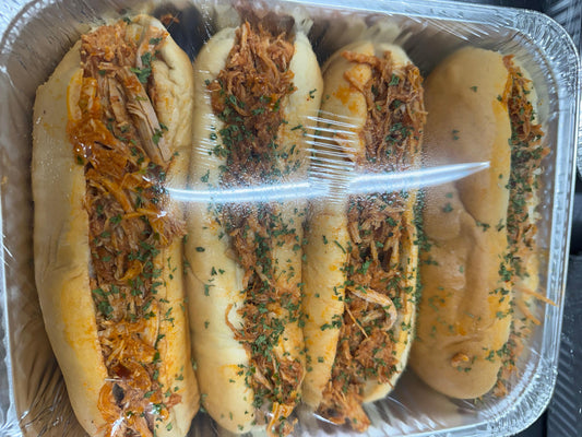 M) Bandeja Sandwich Lechón en salsa