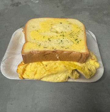 Sandwich: French toast con omelette, ham, and cheese 1X