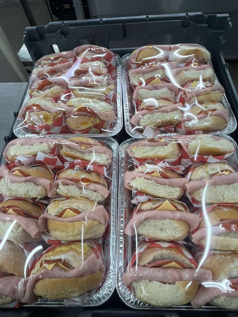 M) BANDEJA Sandwich salami con jamon y queso x12