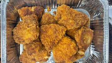 J) Pechuga de Pollo Empanizada/Breaded Chicken Breast